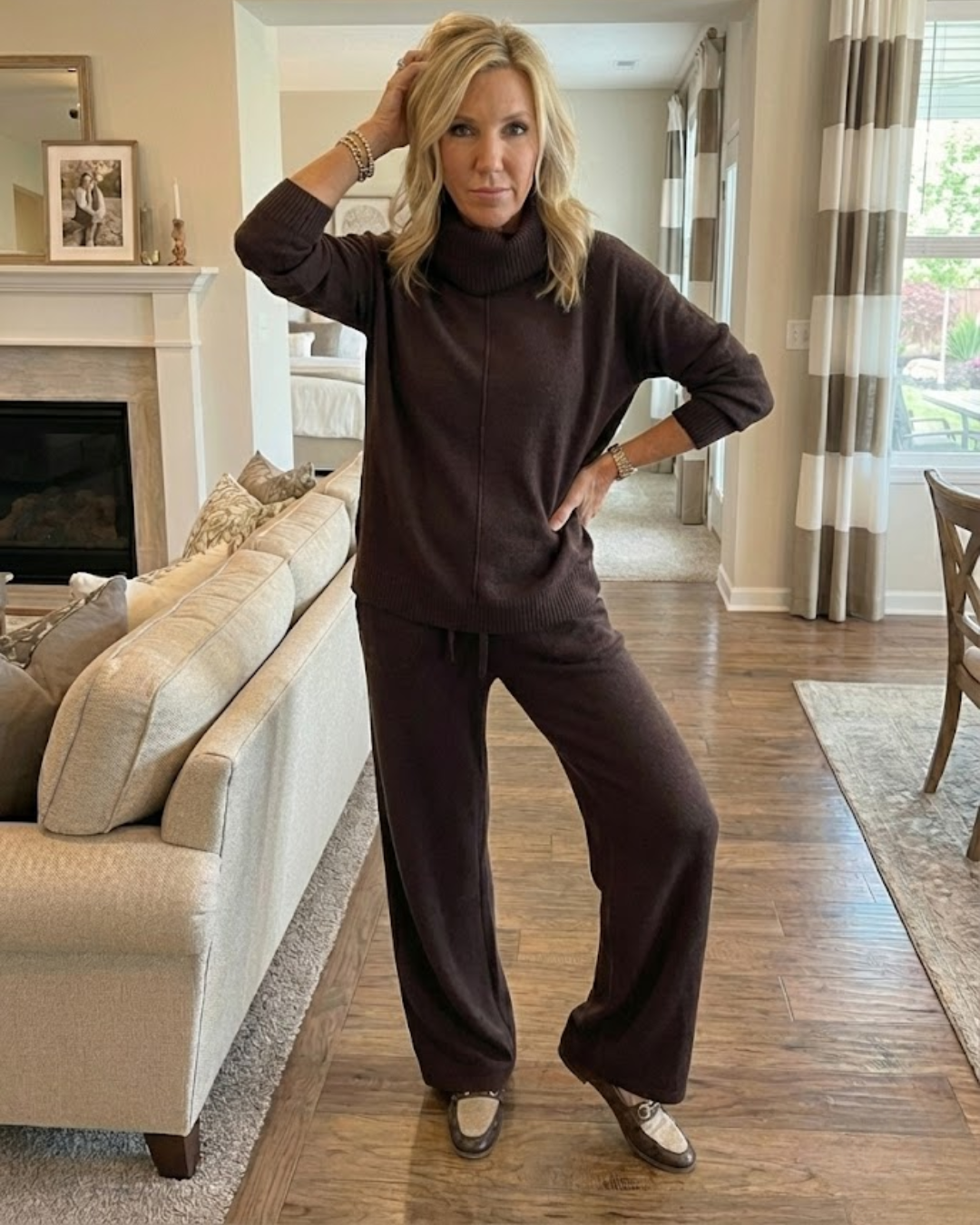 Set de damă din două piese cu guler înalt conceput pentru confort și eleganță®